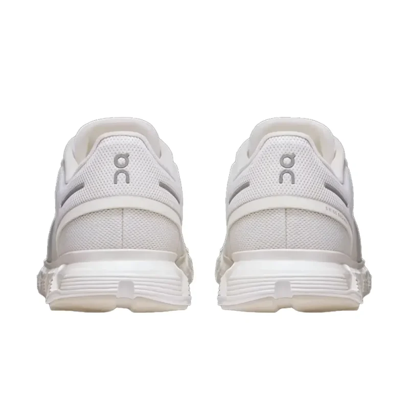 On Running Cloud 6 'Triple White'