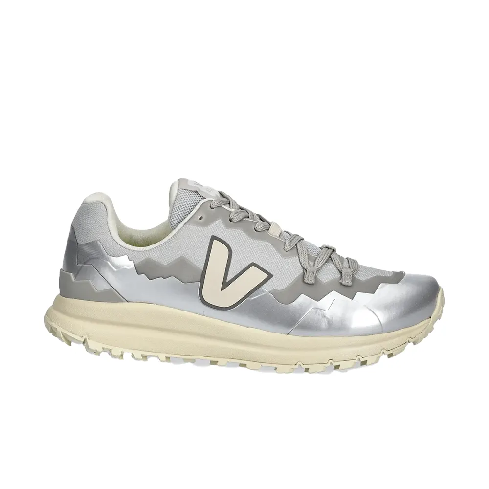 Veja Fitz Roy Trek-Shell Pierre Silver