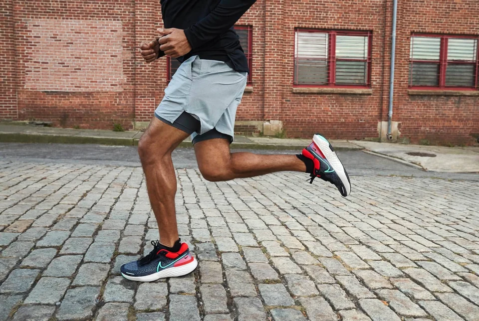 The difference between walking and running shoes, and important tips before choosing