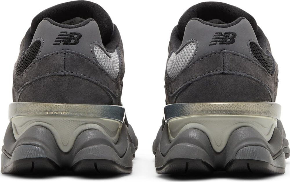 9060 ‘Black Castlerock’