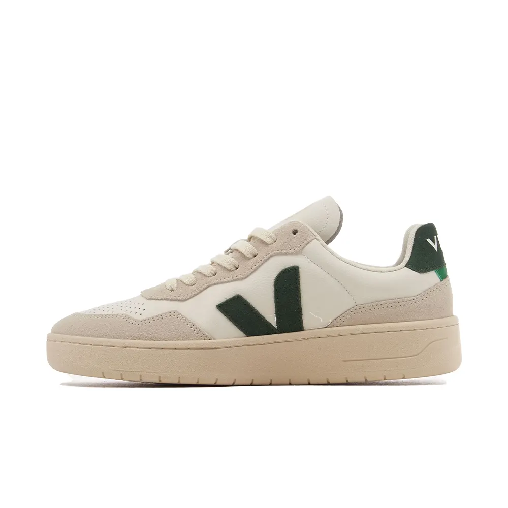 Veja V-90 جلد أبيض قبرص