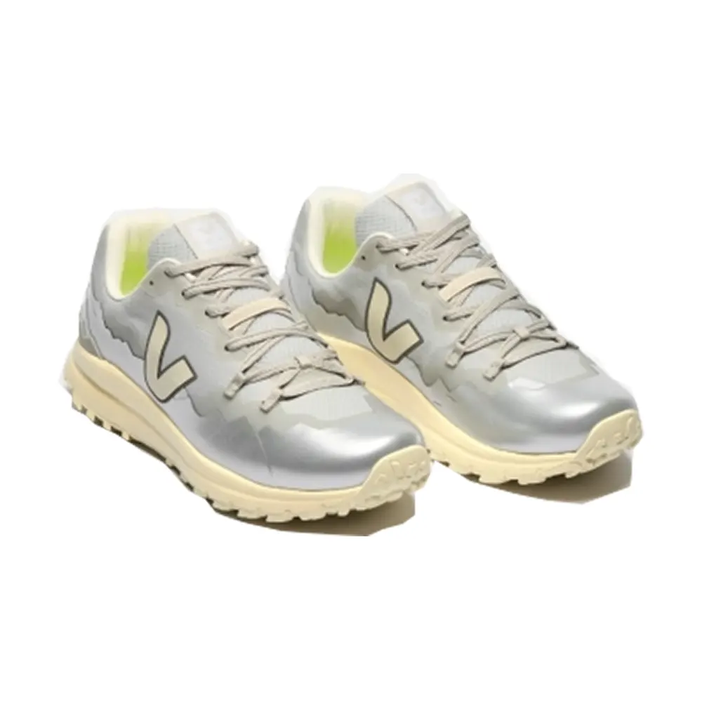 Veja Fitz Roy Trek-Shell Pierre Silver