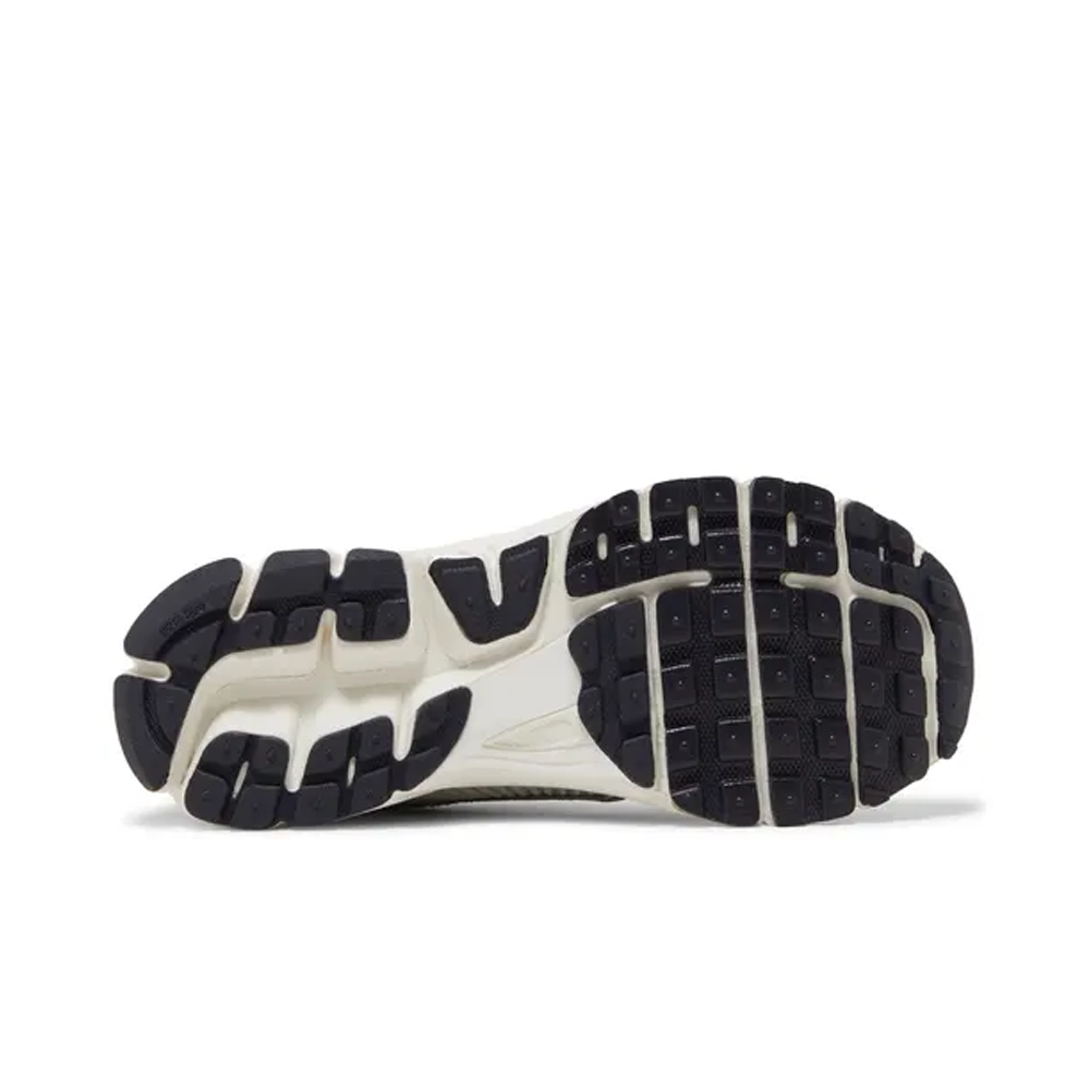 Nike Air Zoom Vomero 5 ‘Photon Dust Metallic Silver’