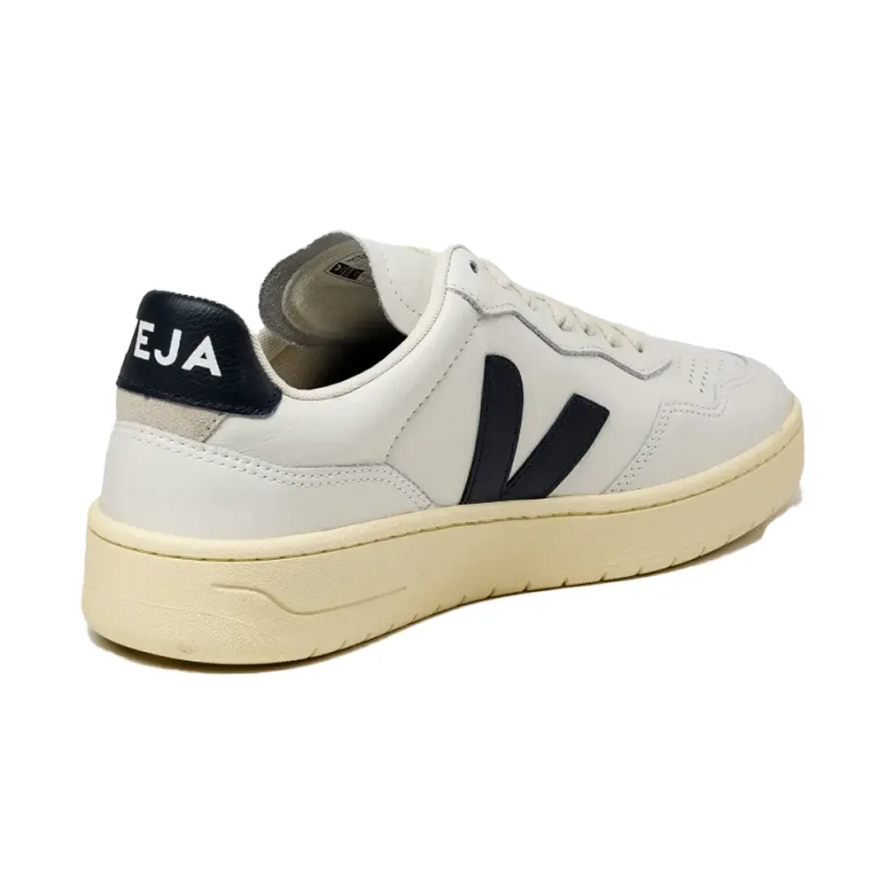 فيجا V-90 جلد أبيض Nautico