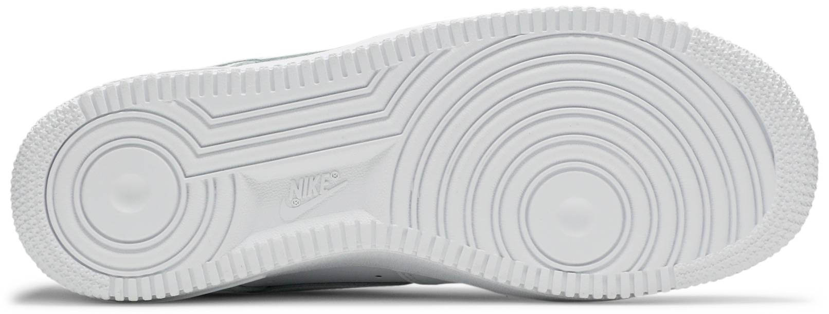Nike Air Force 1 07 Triple White