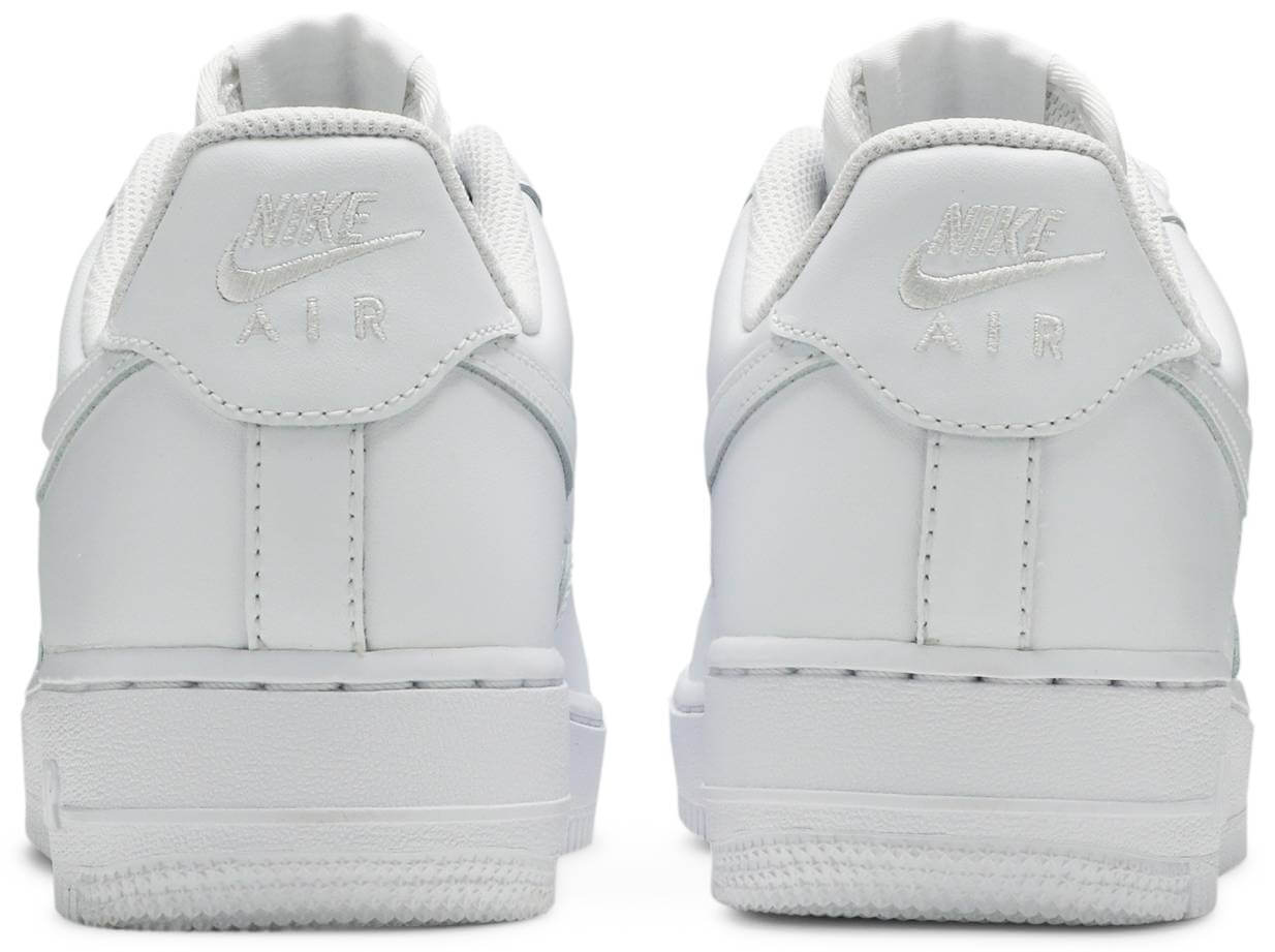 Nike Air Force 1 07 Triple White