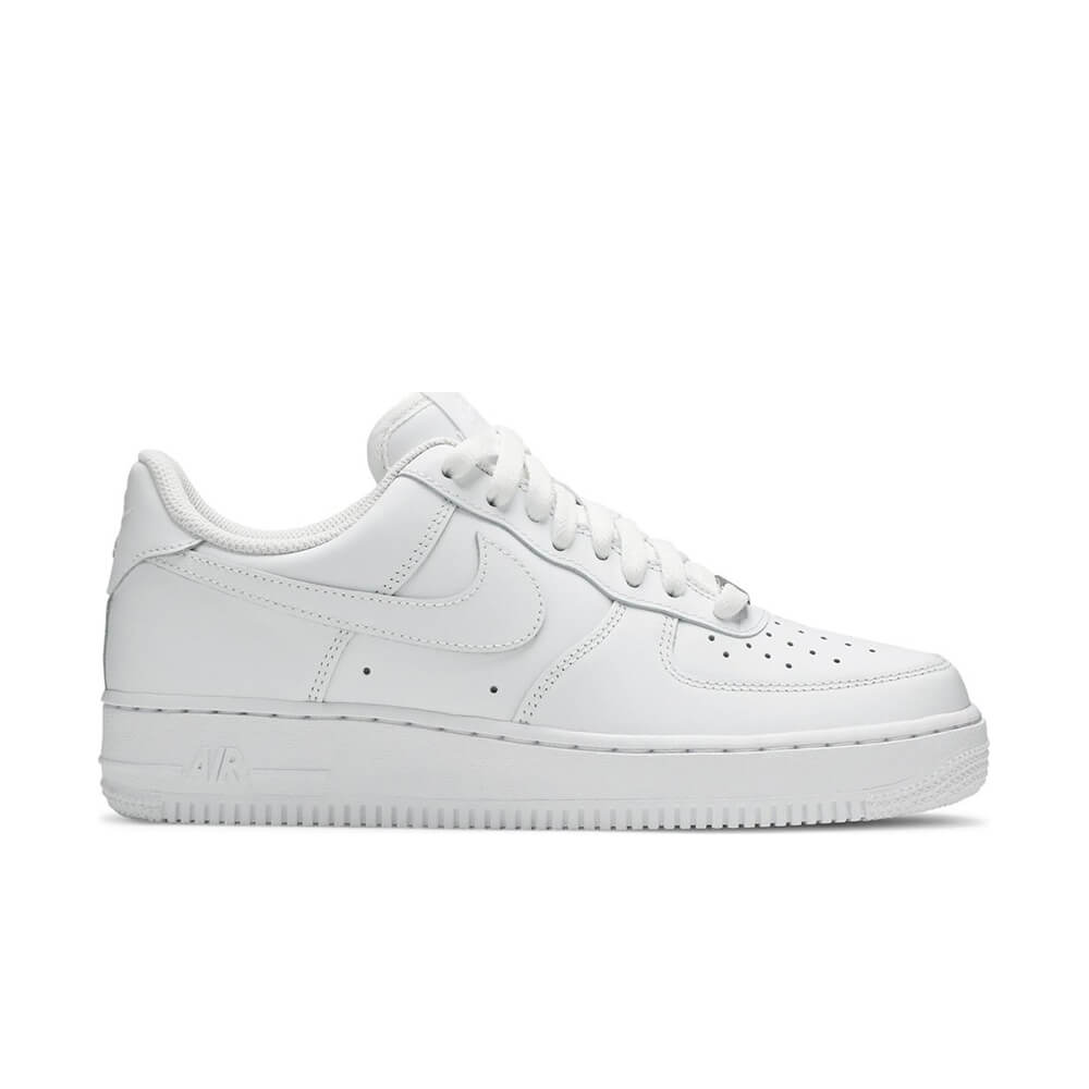 Nike Air Force 1 07 Triple White