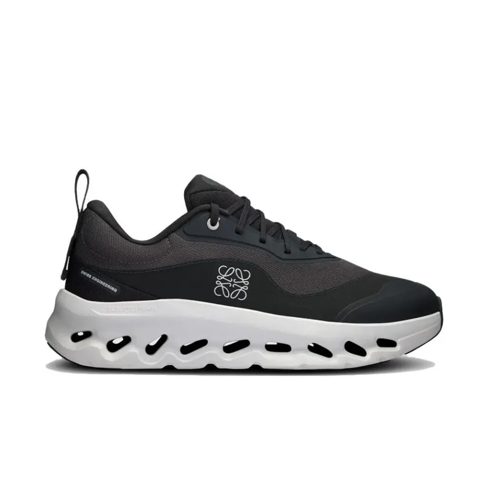 On Running Loewe x Cloudtilt 2 ‘Black & White 1 On Running Loewe x Cloudtilt 2 ‘Black & White