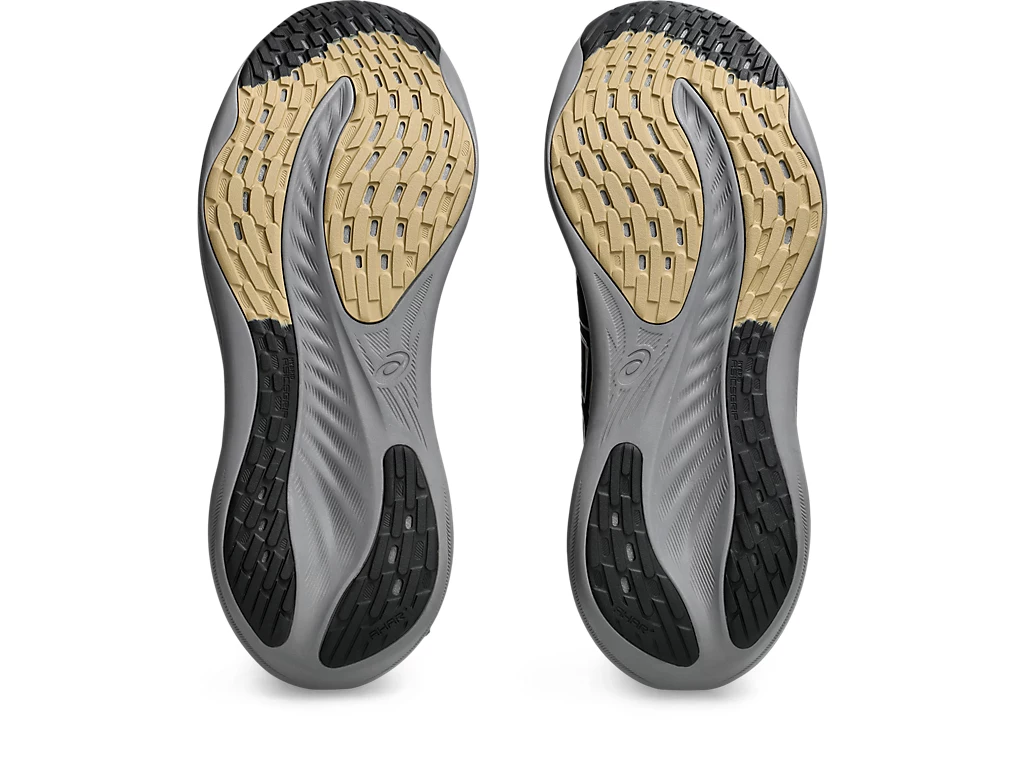 حذاء Asics Gel Nimbus 26 Platinum باللون الأسود والذهبي الفاتح
