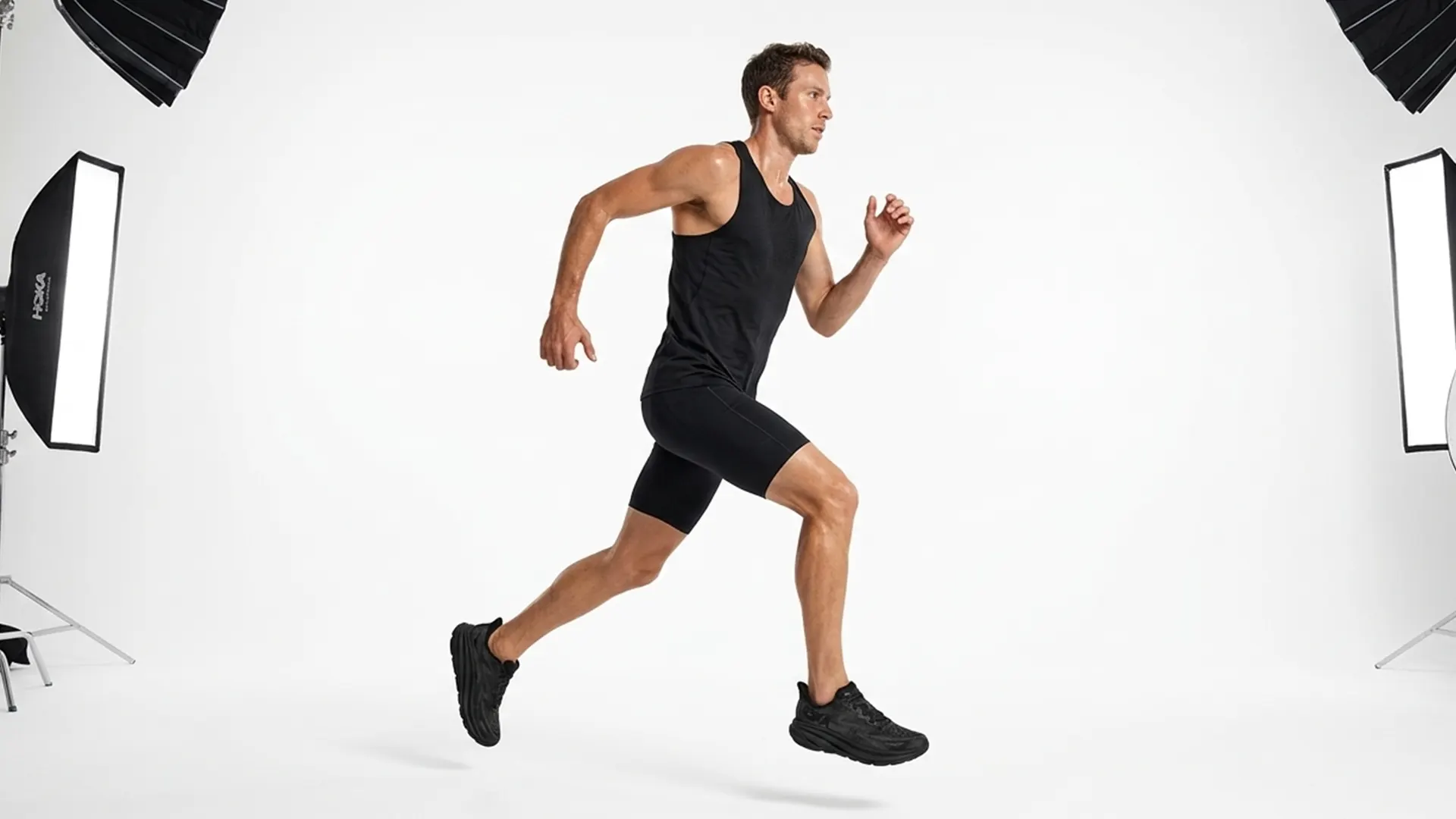 Hoka Clifton 9 ‘Triple Black’
